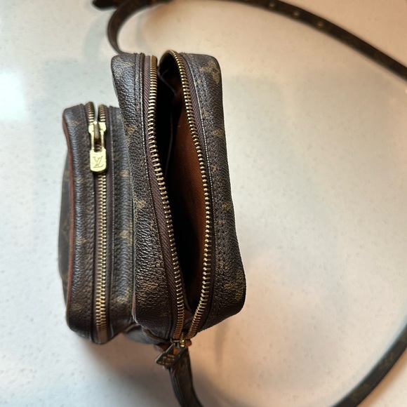 Louis Vuitton Bag - Picture 9 of 16